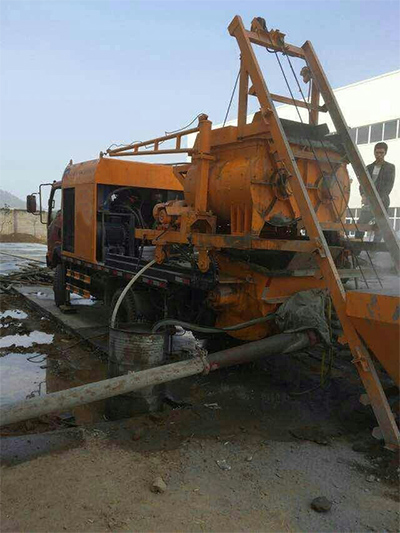 concrete pump with mixer