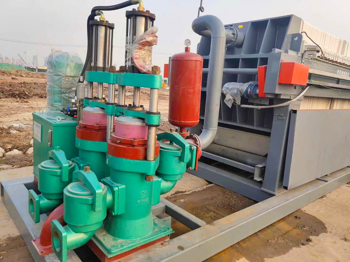 piston pump used with filter press
