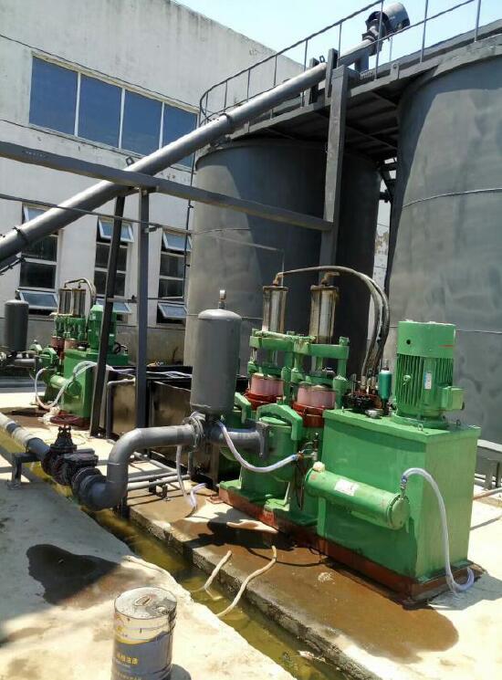 Hydraulic mud pump for gold mine