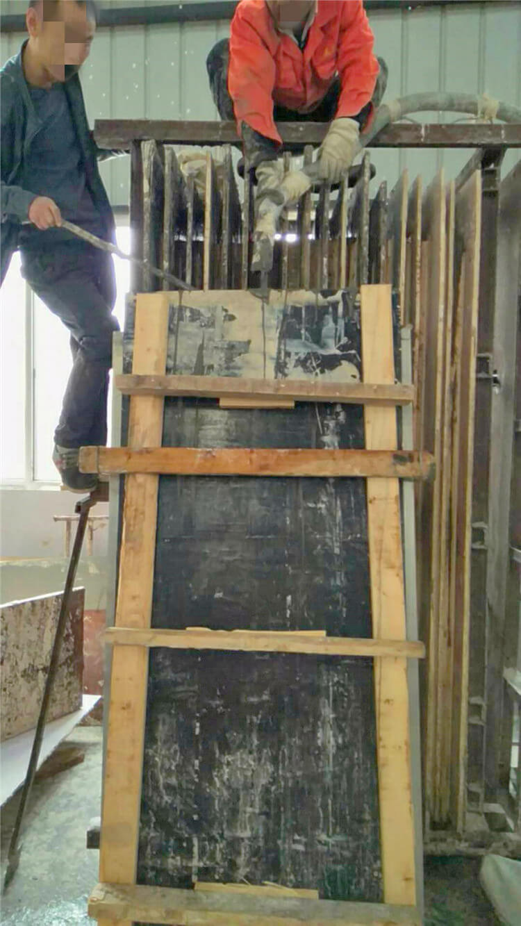 casting foam concrete in the wall
