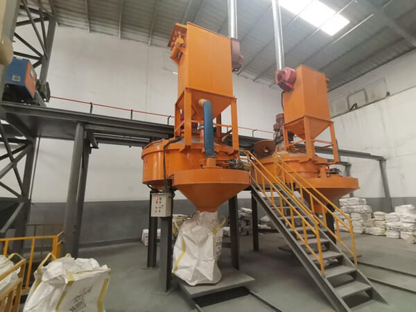 Concrete planetary mixer for refractory