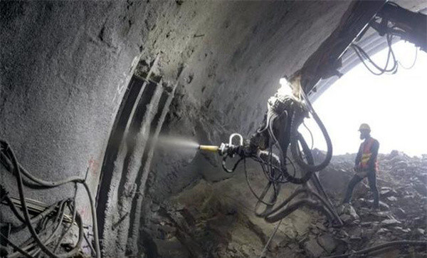 concrete spray shotcrete system with robotic arm