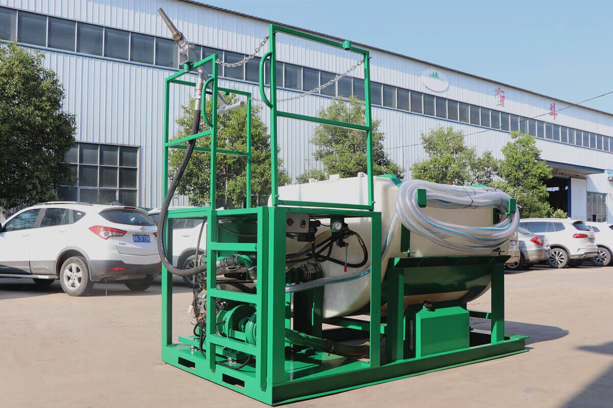 500 Gallon Hydroseeding machine with poly tank