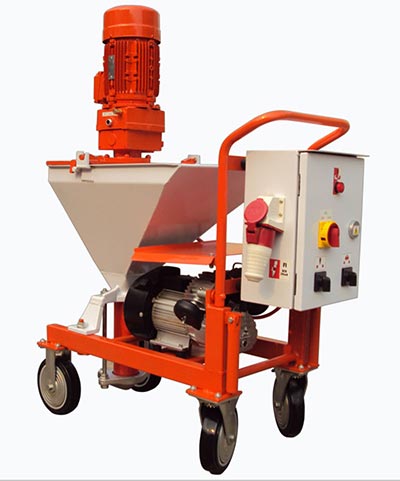 Plaster spraying pump