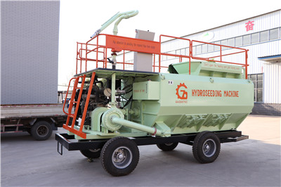 hydroseeding machine with wheels