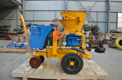 Refractory shotcrete machine