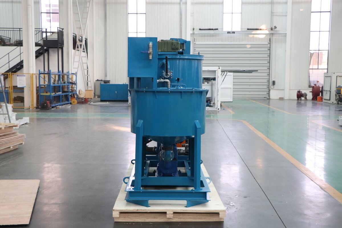 Compact grout mixer with pump unit