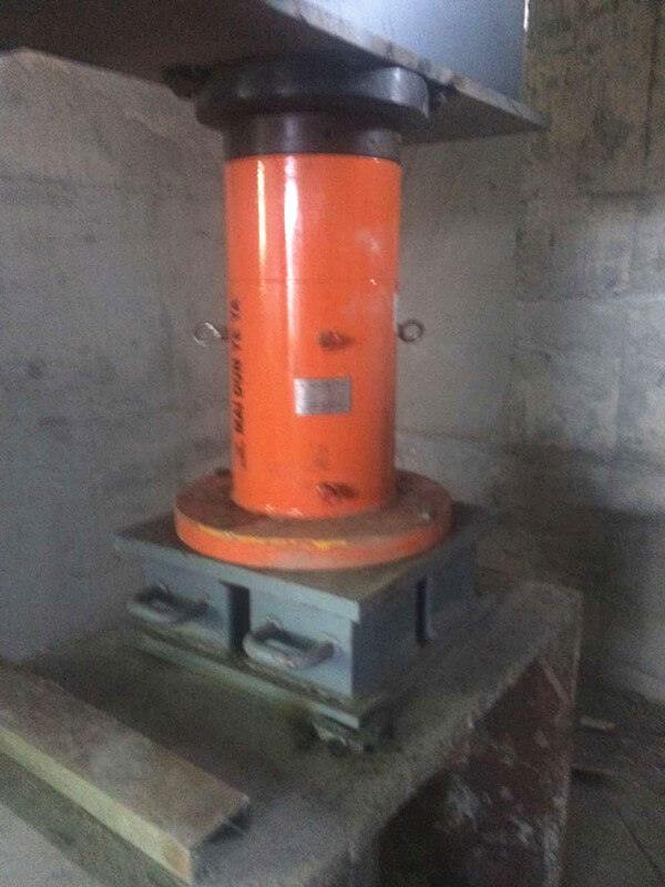 flange hydraulic lifting jack