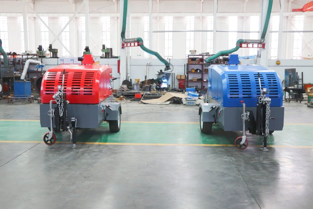 Liquid floor screed pump