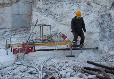 hot sales GD70  Portable Motor Drive DTH Drilling Machine  for Rock Blasting