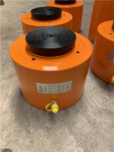 big single acting hydraulic jack