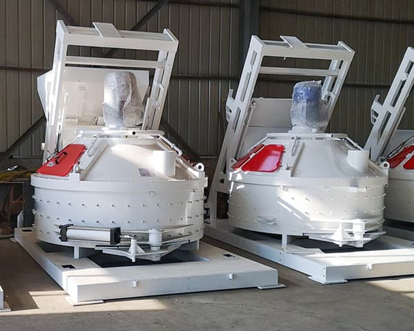 vertical axis refractory mixer