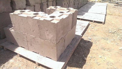 Lightweight concrete brick