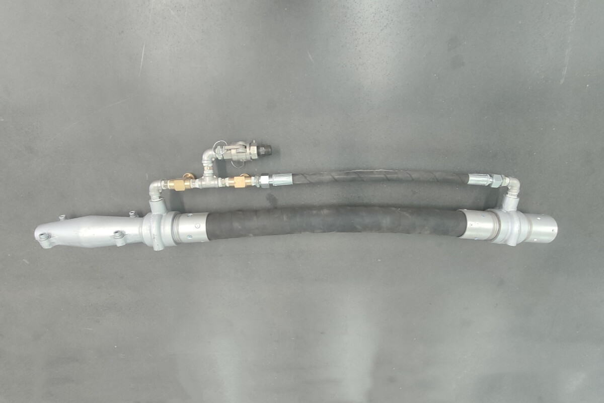 pre-dampening nozzle for refractory gunning machine