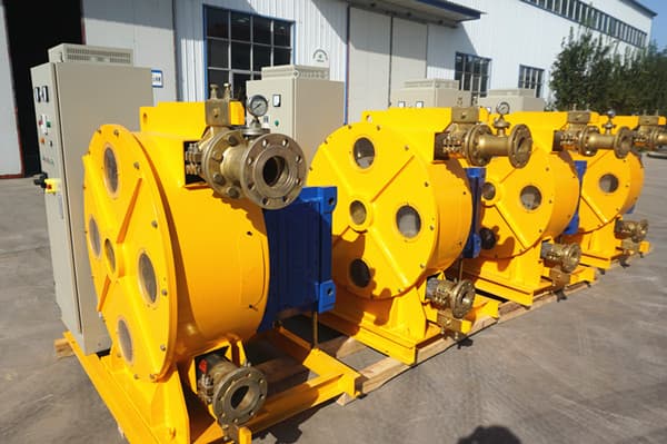 self-priming wastewater hose pump