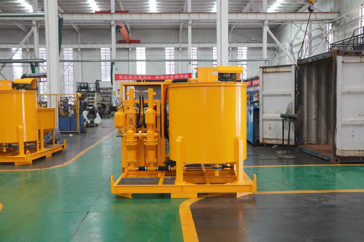 grout mixing plant with plunger pump
