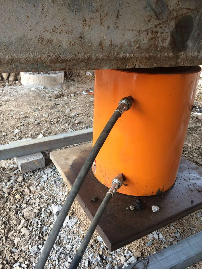 prestressed hydraulic lifting jack for bridge
