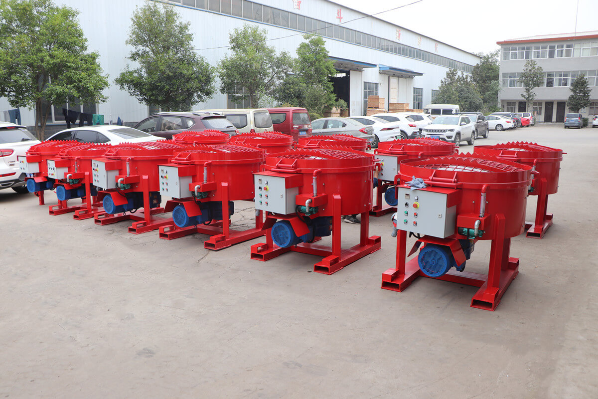 Refractory pan mixer for refractory maintenance & repair