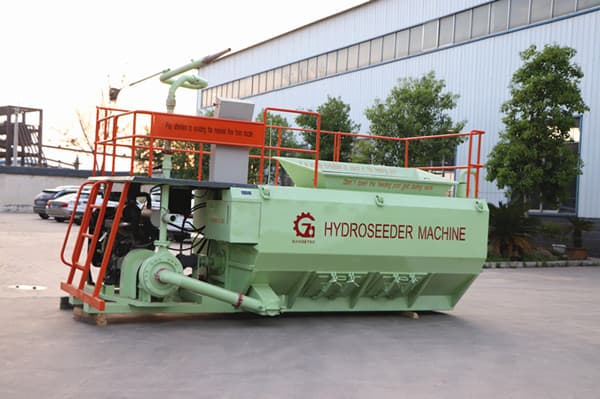 hydroseeding machine for mining sites