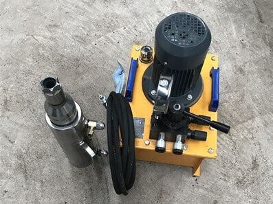 tension hydraulic jacks