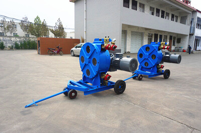 Squeeze hose pump for foam concrete