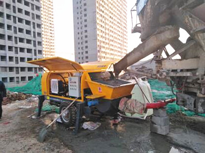 Trailer concrete pump