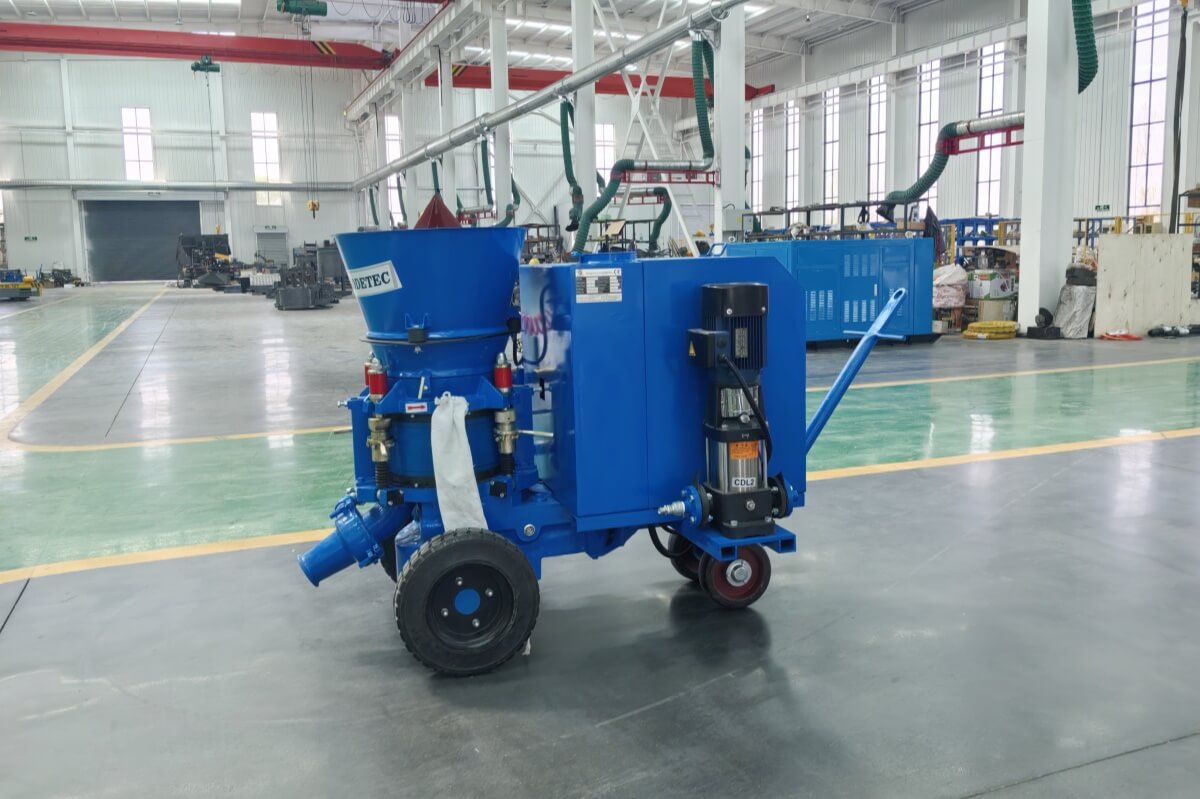 Gunning machine for refractory