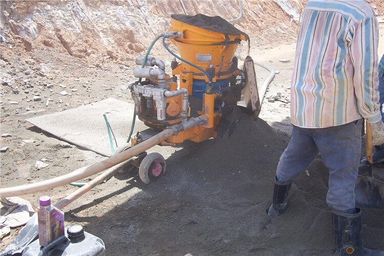 concrete spraying machine for concrete repair work