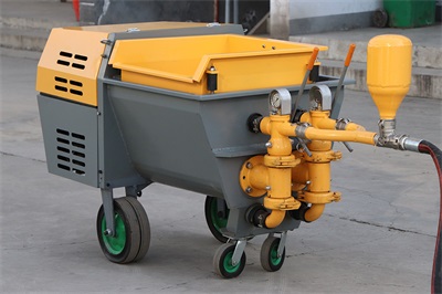 Cement plaster spraying machine