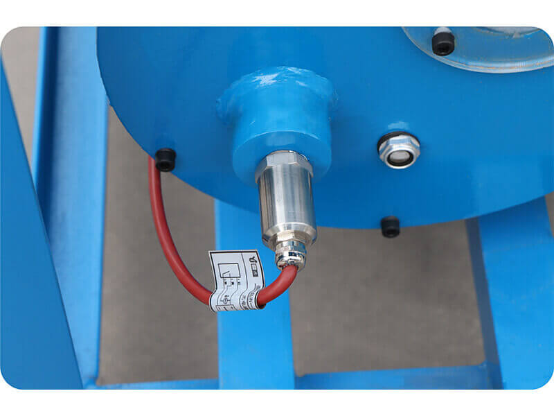 Hose leak detection device