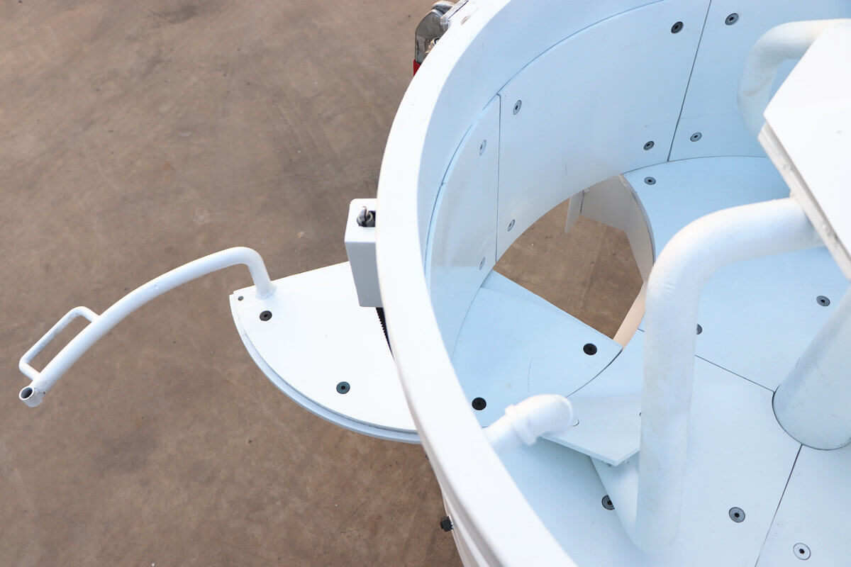 Manual discharge door details