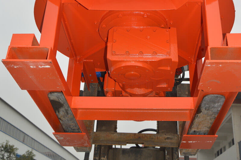 Forklift lifting refractory mixer