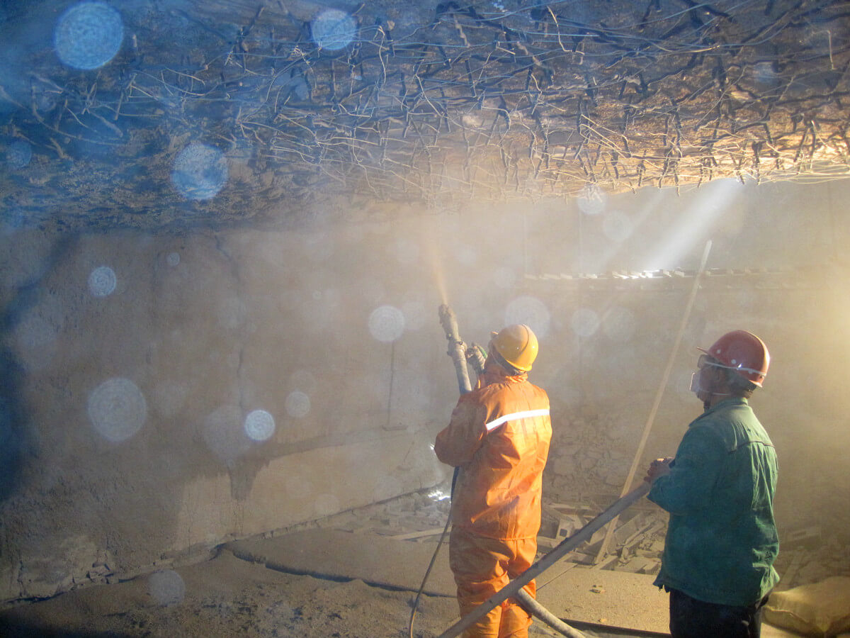installing refractory gunning machine