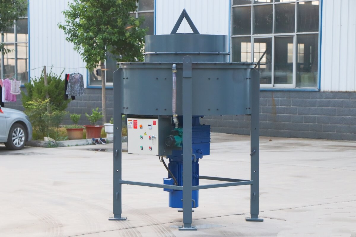 1000 Liter capacity refractory pan mixer