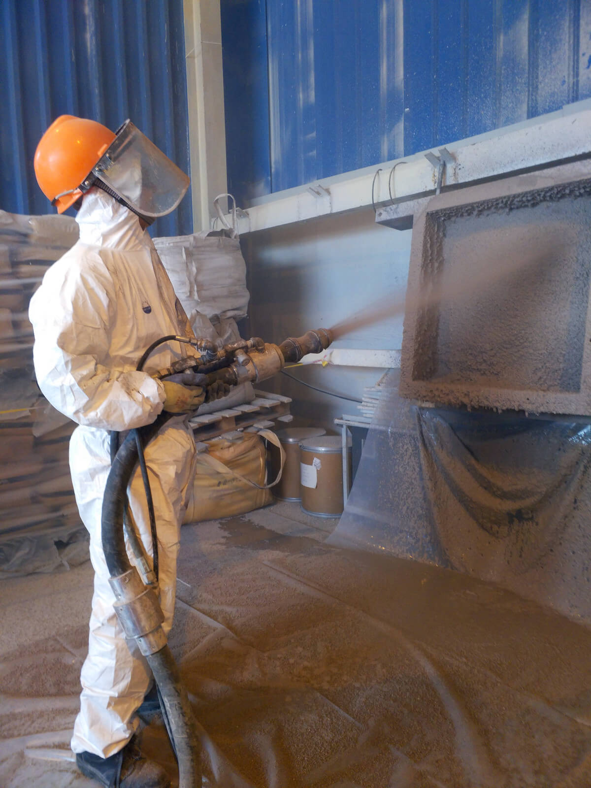 gunning machine for refractory spraying