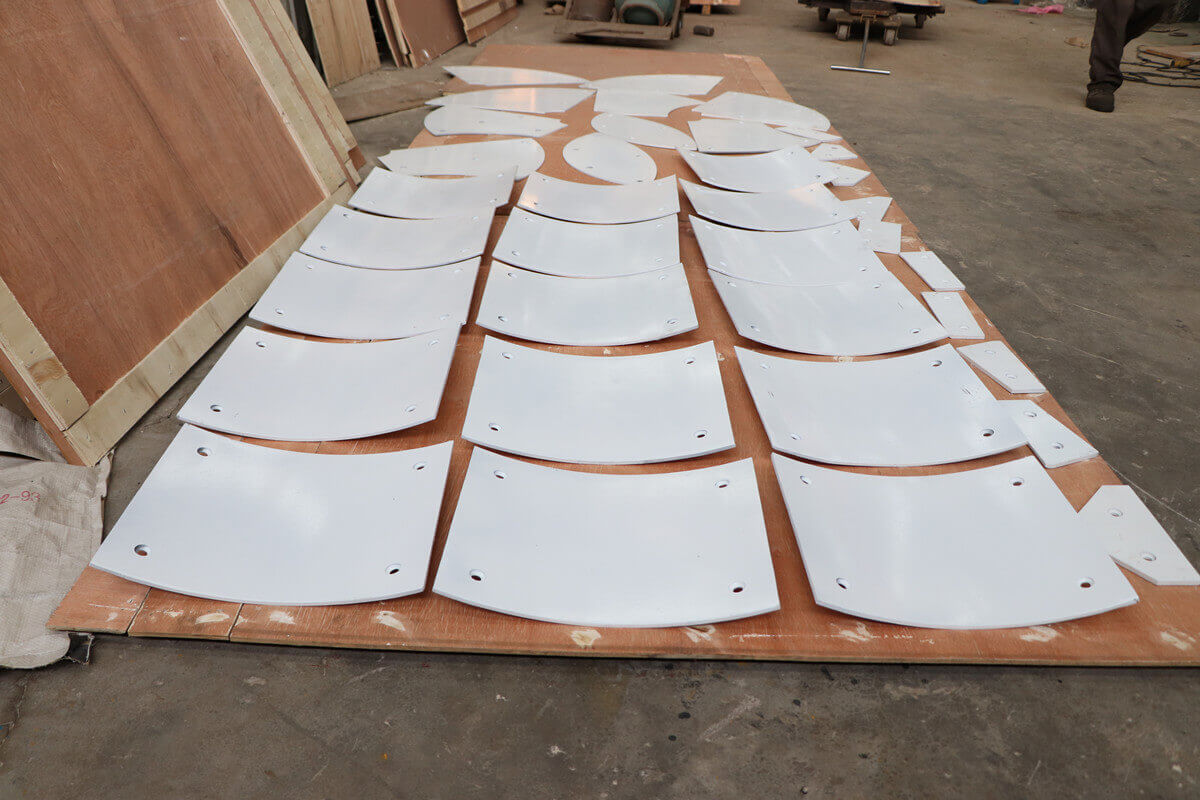 High wear-resistant steel liner
