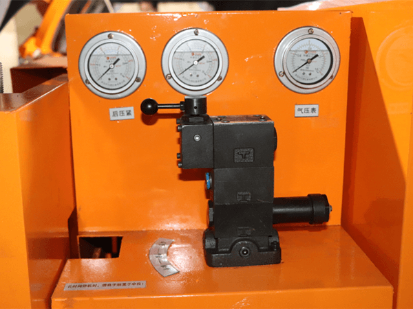 The hand valve for hydraulic clamp