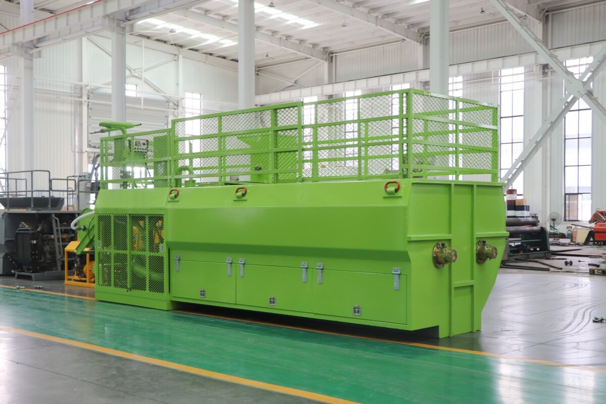 hydroseeder for large-scale surface mine reclamation