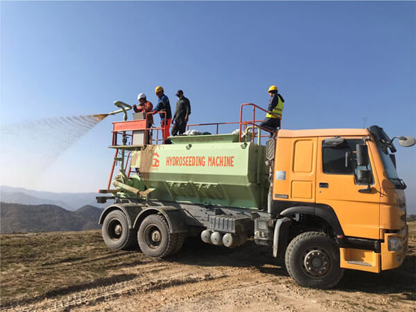 hydroseeding machine