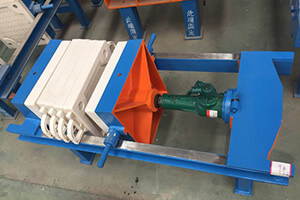 Application case of manual filter press in sludge dewatering