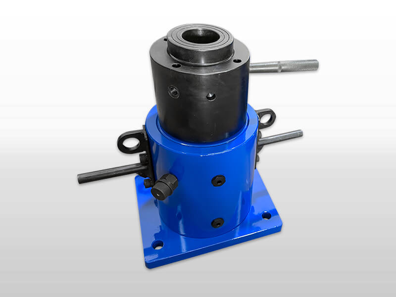 Double acting hollow lock nut hydraulic jack