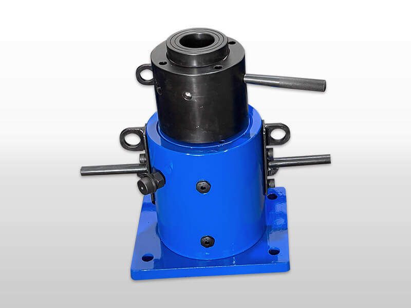 Hollow lock nut hydraulic jack