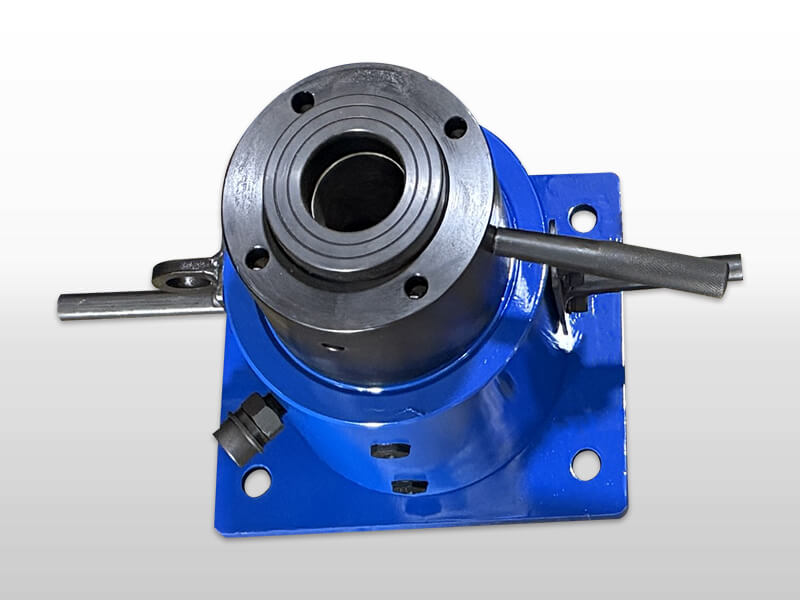 Hollow piston lock nut jack