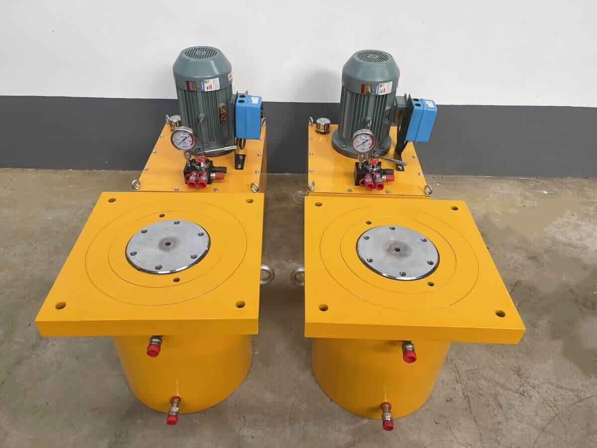 flange-mounted hydraulic jack