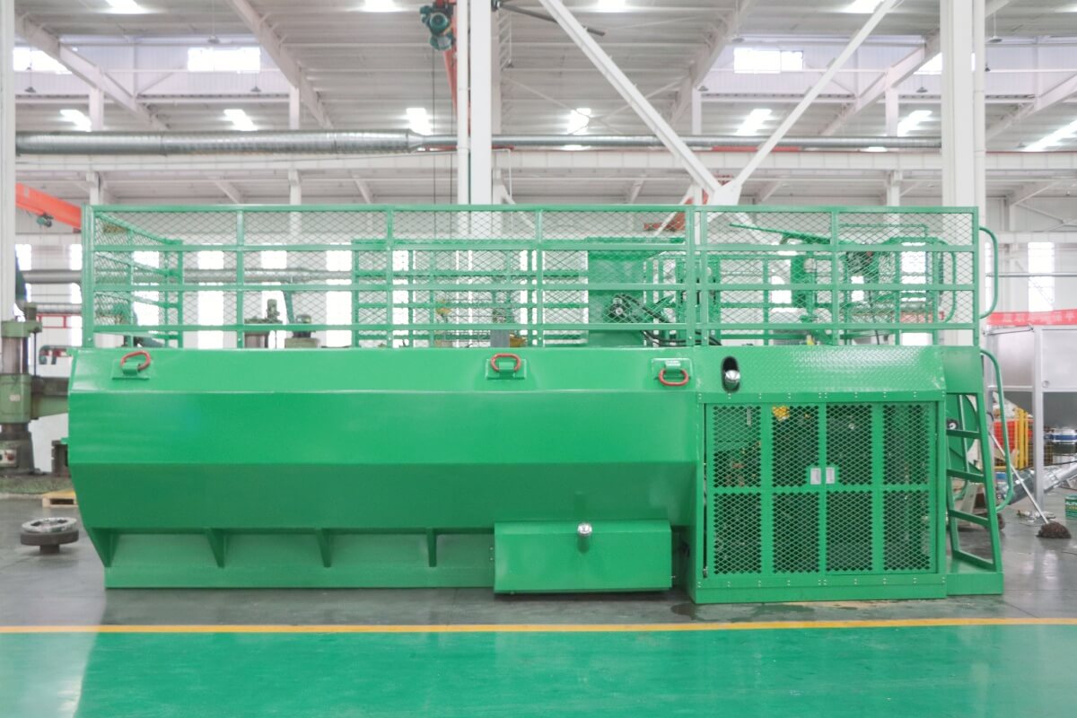 hydroseeding machine for mine reclamation