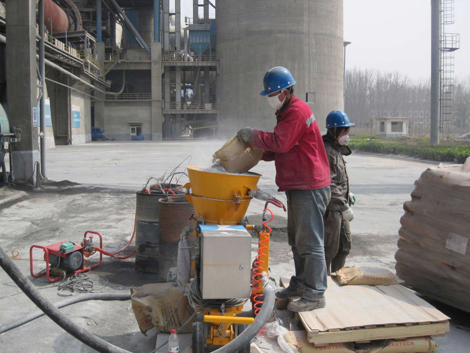 Refractory shotcret machine