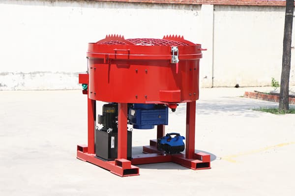 Refractory pan mixer for cement plant