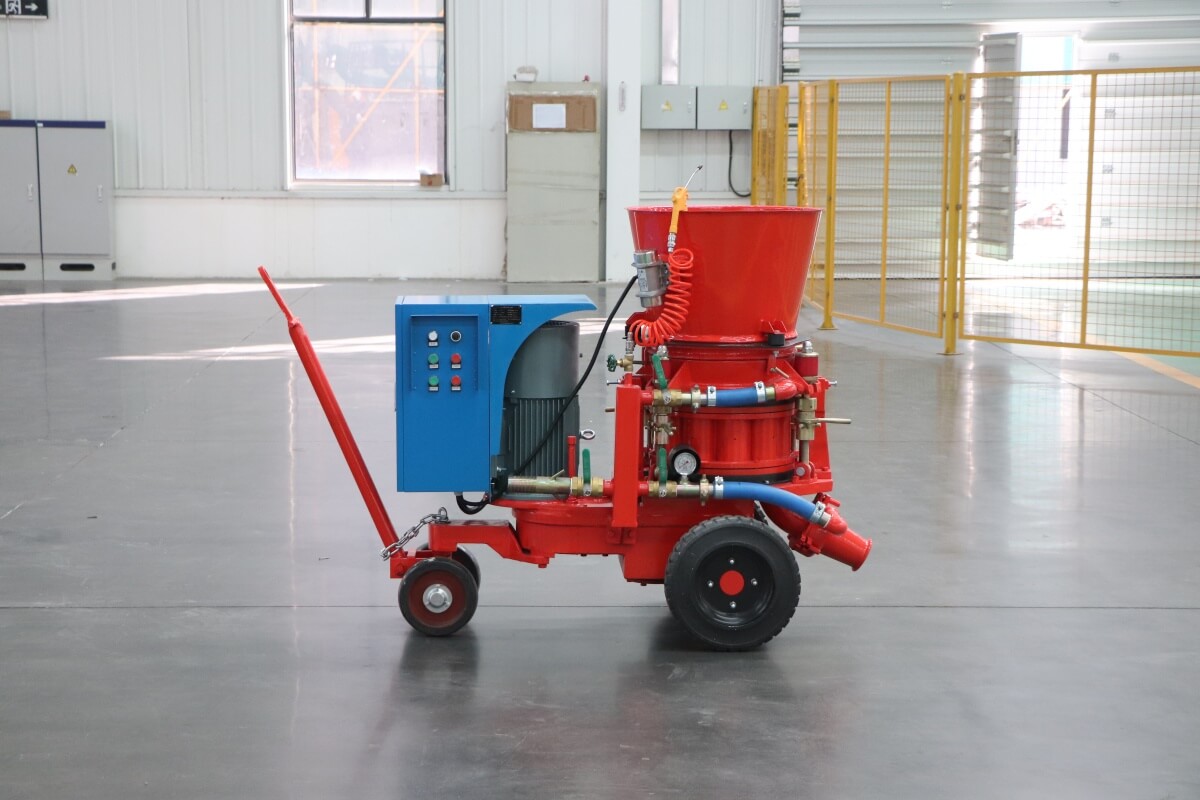 Refractory shotcrete machine