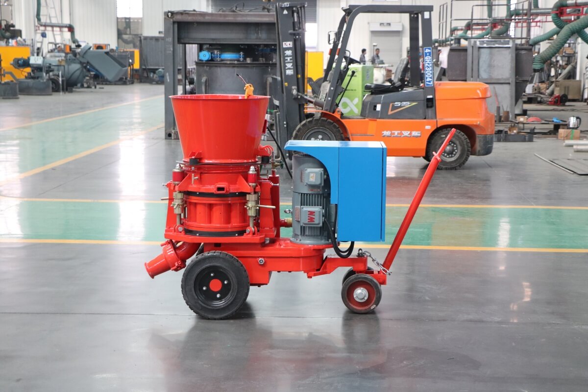 Refractory shotcrete machine