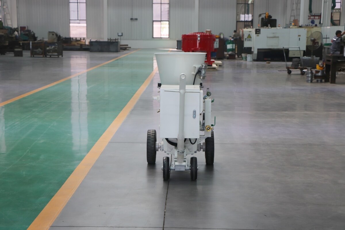 Small guniting machine for refractory works